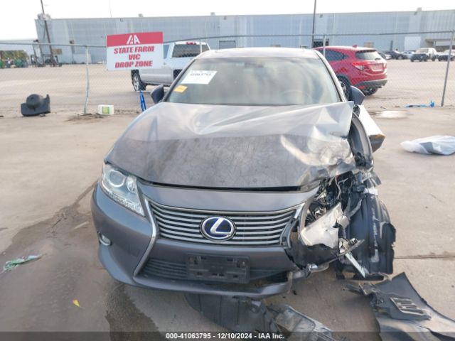 JTHBW1GGXF2081214 Lexus ES 300H