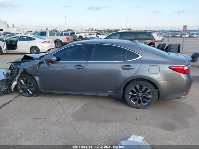 JTHBW1GGXF2081214 Lexus ES 300H