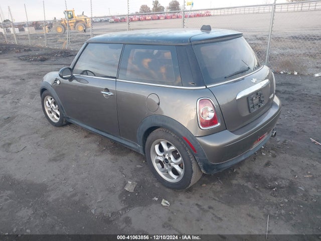 2013 MINI HARDTOP WMWSU3C55DT683837 Photo 2