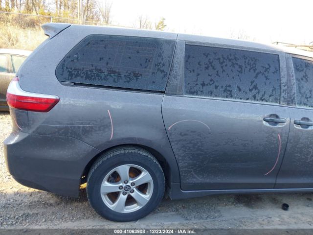 5TDZZ3DC1JS952314 Toyota Sienna L 7 Passenger