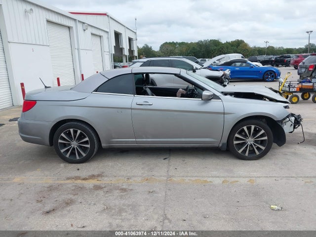 Chrysler 200 S 2014 1C3BCBGGXEN136021 Image 14