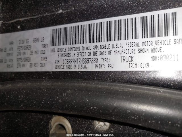1C6RR7NT7HS697280 RAM 1500 Laramie  4x4 5'7 Box
