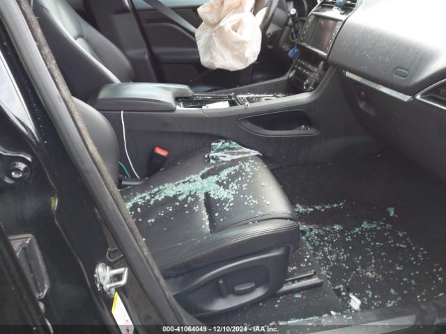 2018 JAGUAR F-PACE SADCJ2FX9JA270886 Photo 4