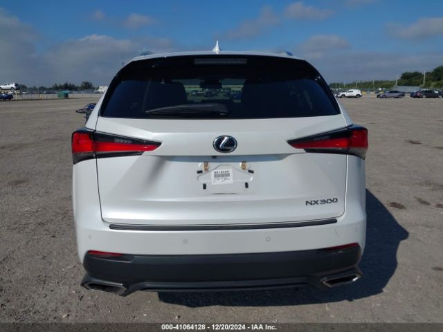 JTJYARBZ1K2120684 Lexus NX 300