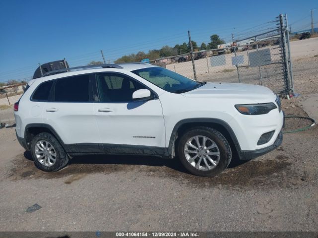 1C4PJLCB0KD131452 Jeep Cherokee Latitude