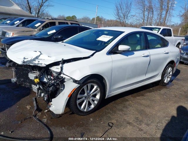 Chrysler 200 Limited 2015 1C3CCCAB1FN641745 Image 2