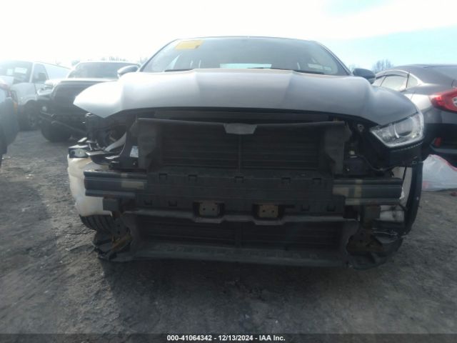 3FA6P0HD1FR122197 Ford FUSION SE