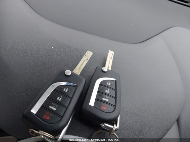 JTDEPMAE3NJ194706 Toyota COROLLA LE