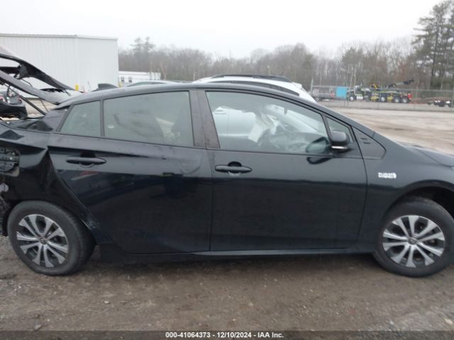 JTDKAMFP5M3174944 Toyota Prius Prime Le