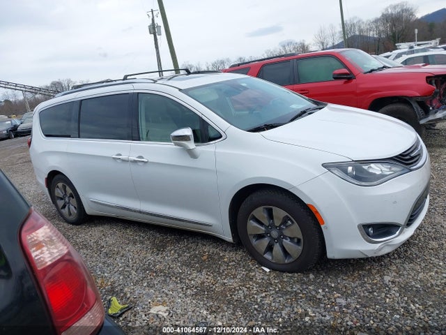 2C4RC1N76JR105322 Chrysler Pacifica Hybrid Limited