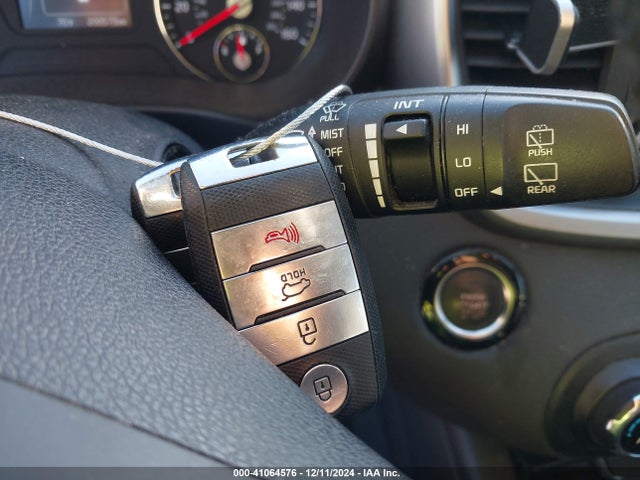 5XYPG4A37HG279057 KIA Sorento 2.4l Lx