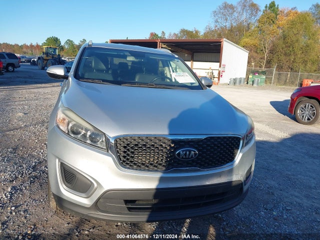 5XYPG4A37HG279057 KIA Sorento 2.4l Lx
