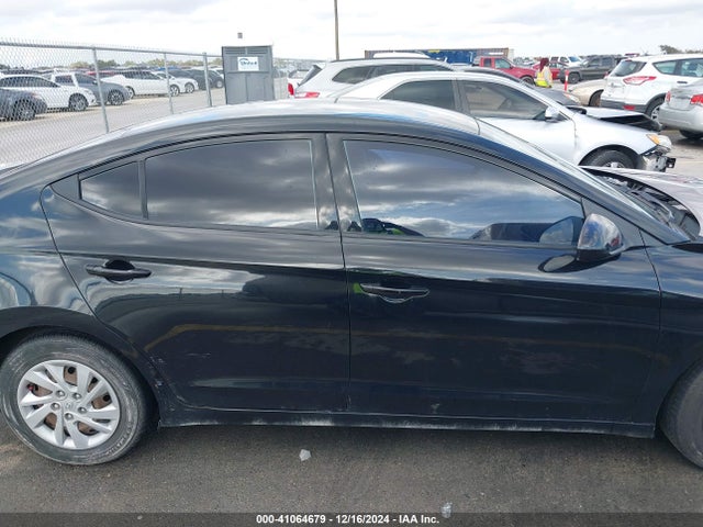 Hyundai ELANTRA SE 2018 5NPD74LF3JH261535 Image 13