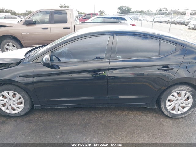 Hyundai ELANTRA SE 2018 5NPD74LF3JH261535 Image 14
