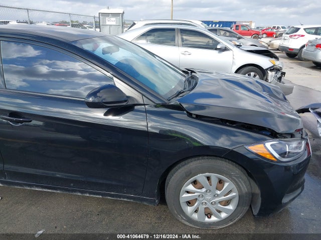 Hyundai ELANTRA SE 2018 5NPD74LF3JH261535 Image 18