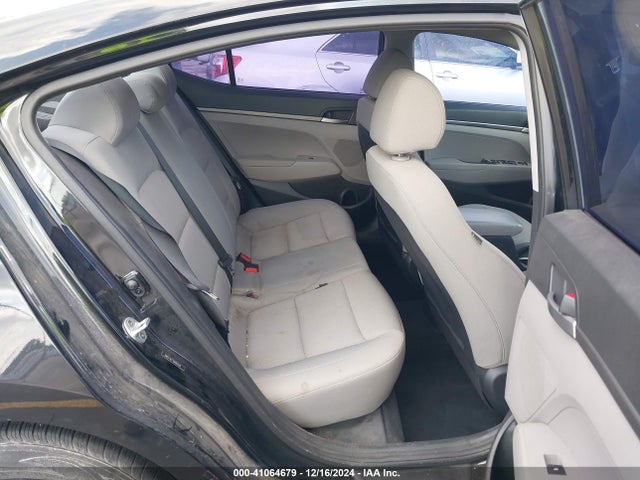 Hyundai ELANTRA SE 2018 5NPD74LF3JH261535 Image 8