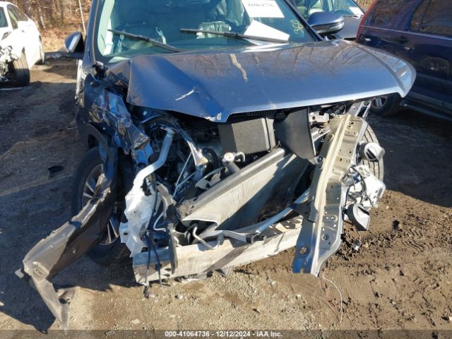 5TDZARFH6KS042758 Toyota Highlander Le