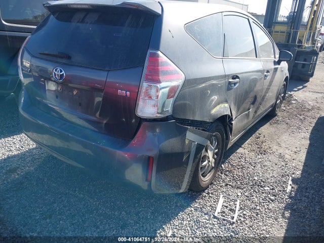 Toyota Prius V Two 2015 JTDZN3EU2FJ023207 Image 4