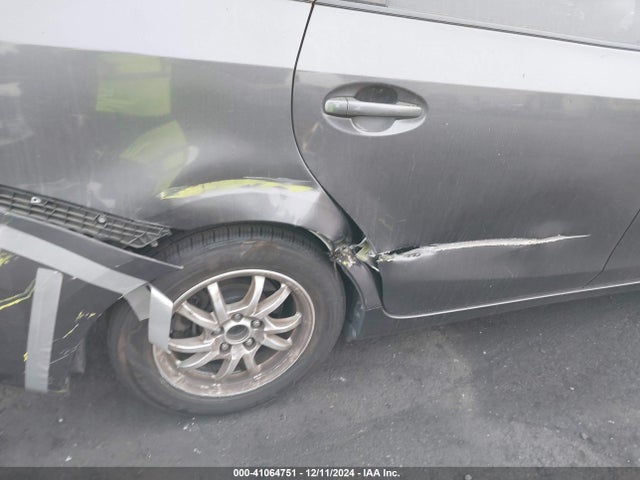 Toyota Prius V Two 2015 JTDZN3EU2FJ023207 Image 6