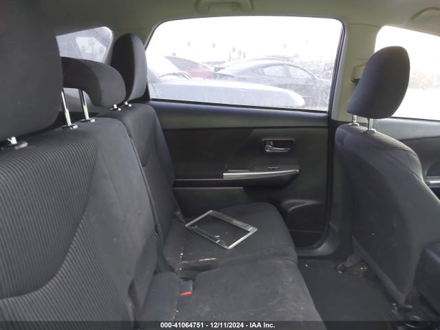 Toyota Prius V Two 2015 JTDZN3EU2FJ023207 Image 8