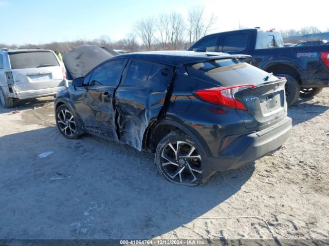 NMTKHMBX2MR129989 Toyota C-HR XLE
