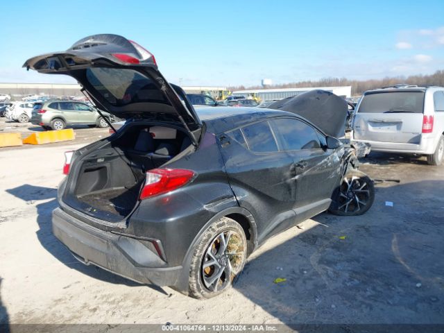 NMTKHMBX2MR129989 Toyota C-HR XLE