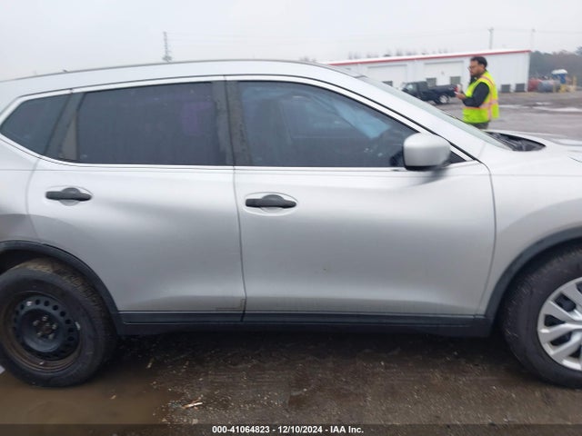 Nissan ROGUE S 2016 KNMAT2MV7GP609018 Image 13