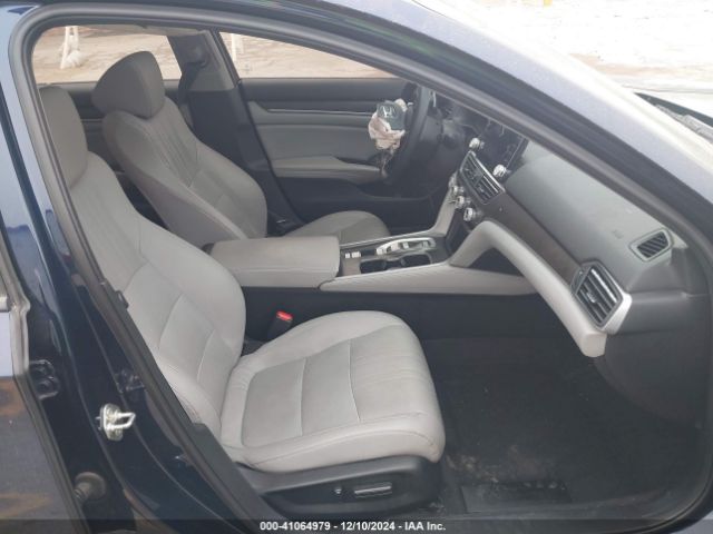 1HGCV2F90JA032170 Honda Accord Touring 2.0t