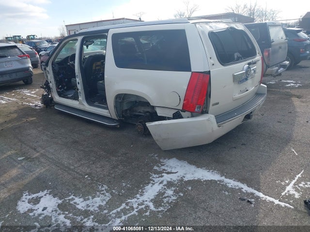 2010 CADILLAC ESCALADE ESV 1GYUKHEF2AR113818 Photo 2