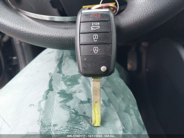 3KPA25AD0LE334523 KIA Rio 5-door S