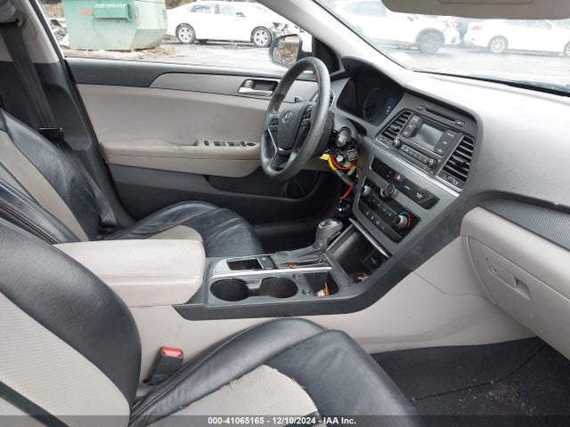Hyundai SONATA SE 2015 5NPE24AF4FH000945 Image 5