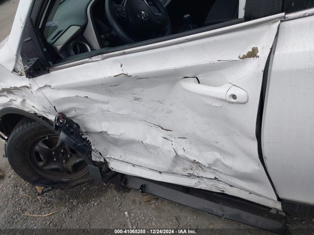 Toyota RAV4 LE 2017 2T3ZFREV6HW342204 Image 15