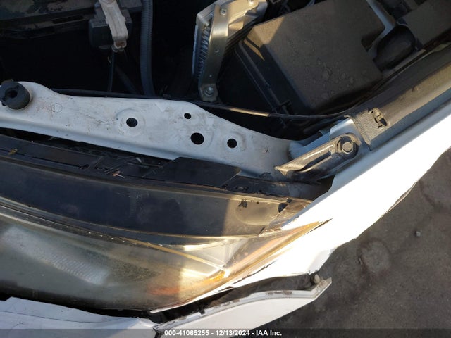 Toyota RAV4 LE 2017 2T3ZFREV6HW342204 Image 18