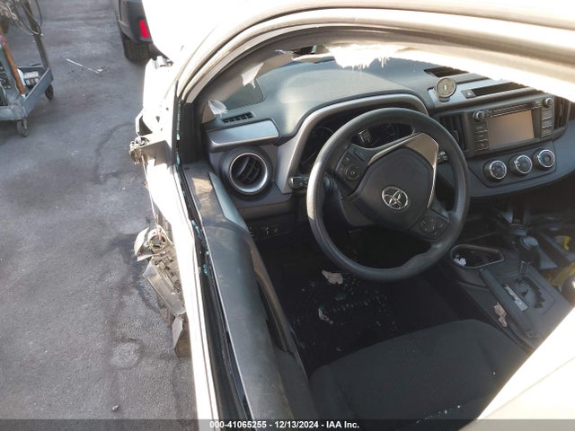 Toyota RAV4 LE 2017 2T3ZFREV6HW342204 Image 20