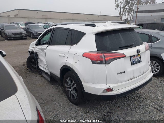 Toyota RAV4 LE 2017 2T3ZFREV6HW342204 Image 3
