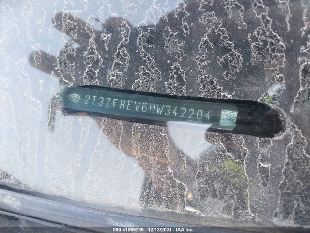 Toyota RAV4 LE 2017 2T3ZFREV6HW342204 Image 9