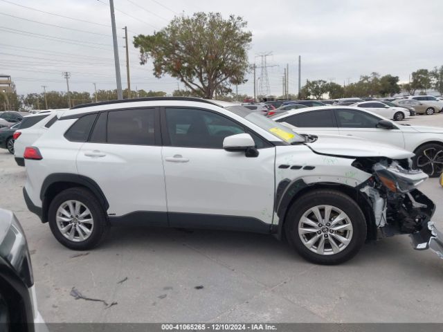 7MUCAAAG3RV098629 Toyota Corolla Cross Le