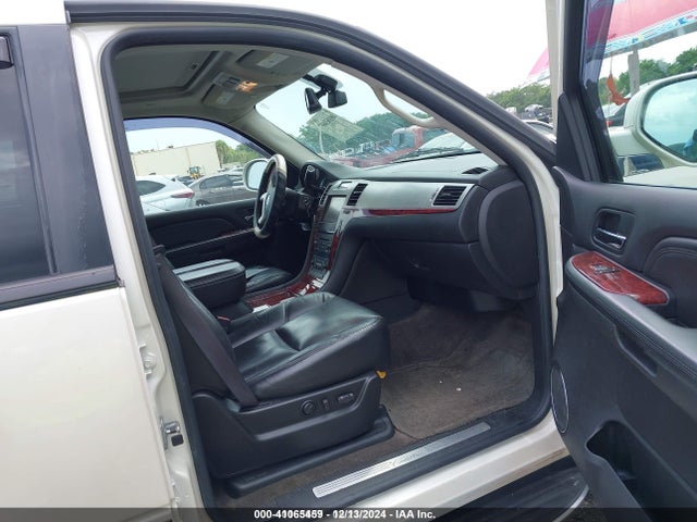 2009 CADILLAC ESCALADE ESV 1GYFK26239R217022 Photo 4