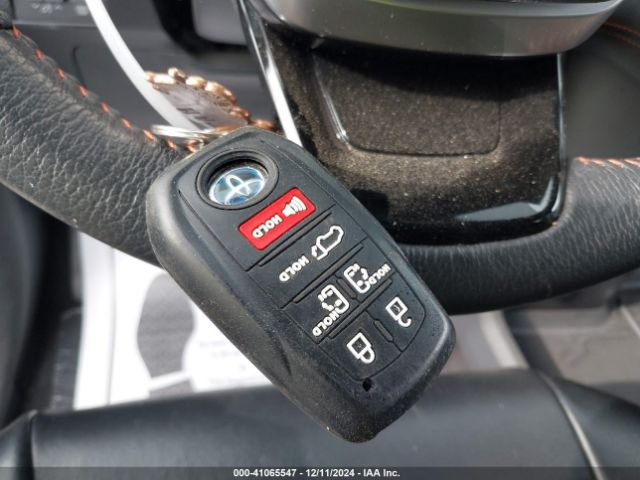 5TDXRKEC6MS058264 Toyota Sienna Xse