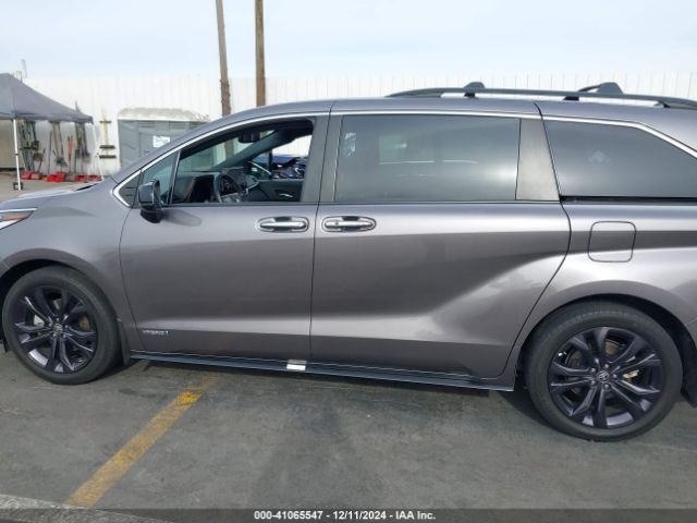 5TDXRKEC6MS058264 Toyota Sienna Xse
