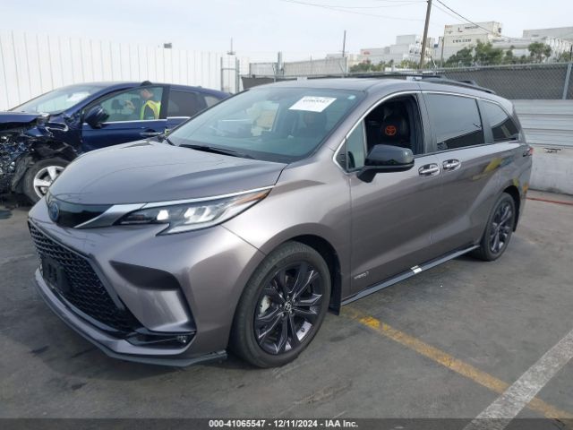 5TDXRKEC6MS058264 Toyota Sienna Xse