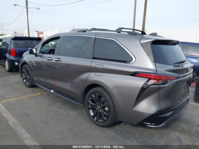 5TDXRKEC6MS058264 Toyota Sienna Xse