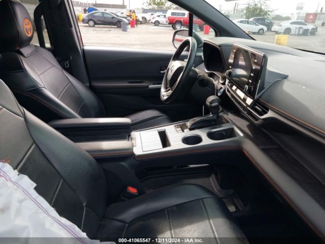 5TDXRKEC6MS058264 Toyota Sienna Xse