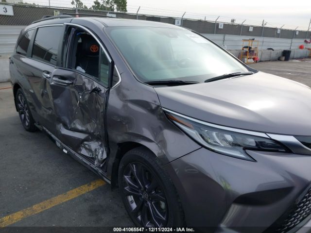 5TDXRKEC6MS058264 Toyota Sienna Xse