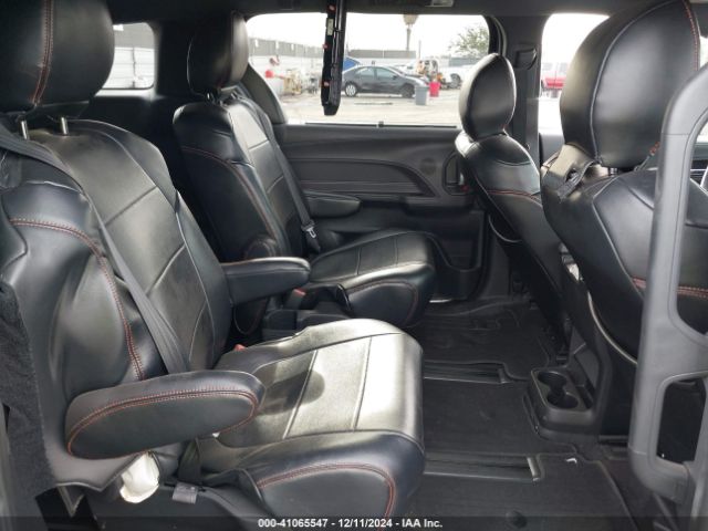 5TDXRKEC6MS058264 Toyota Sienna Xse