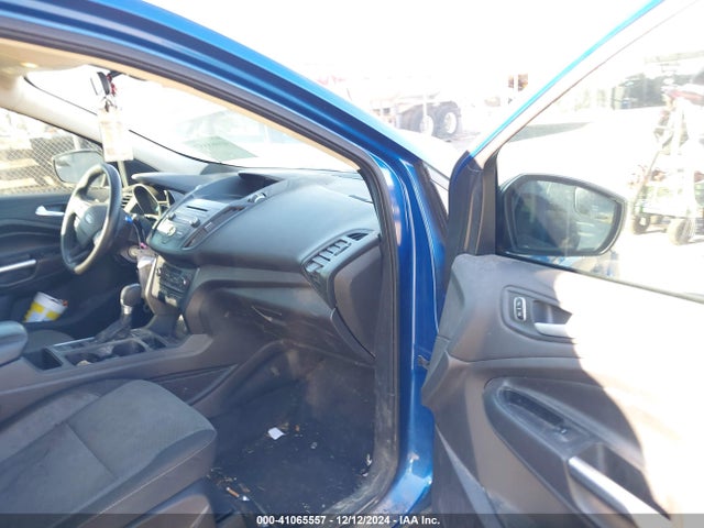 1FMCU0GD3HUA99245 Ford ESCAPE SE