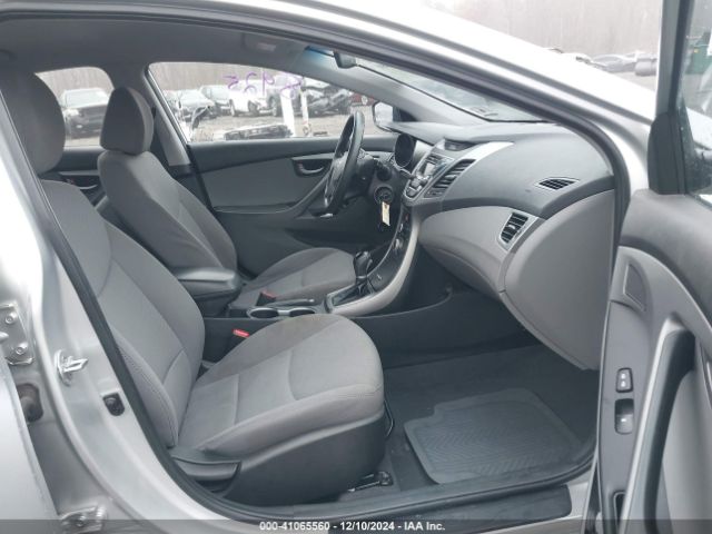 5NPDH4AE9GH674186 Hyundai ELANTRA SE