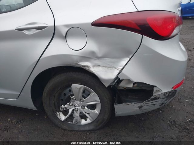 5NPDH4AE9GH674186 Hyundai ELANTRA SE