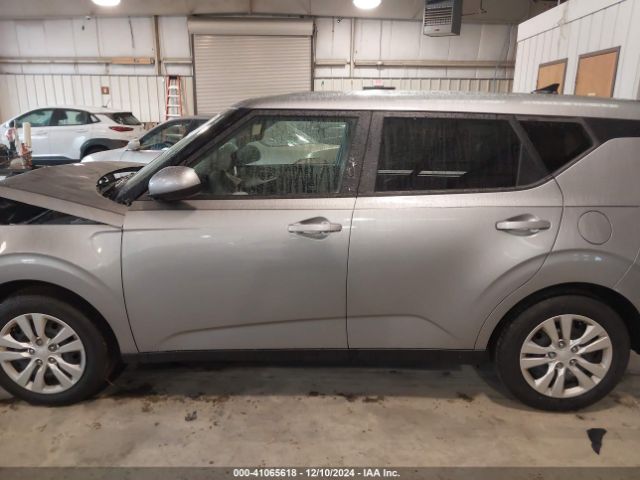 KNDJ23AU3P7872000 KIA SOUL LX