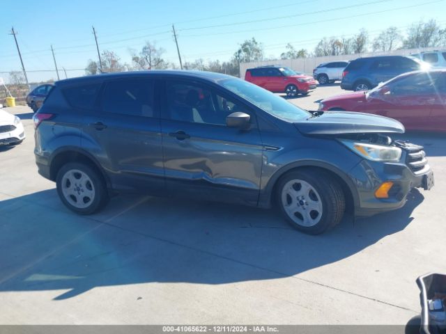 1FMCU0F72HUC49020 Ford ESCAPE S